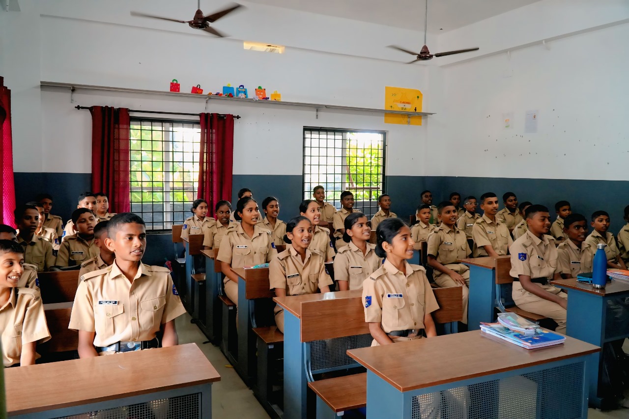 Sarin Sir campus visit — file sarin-visit-07.jpg