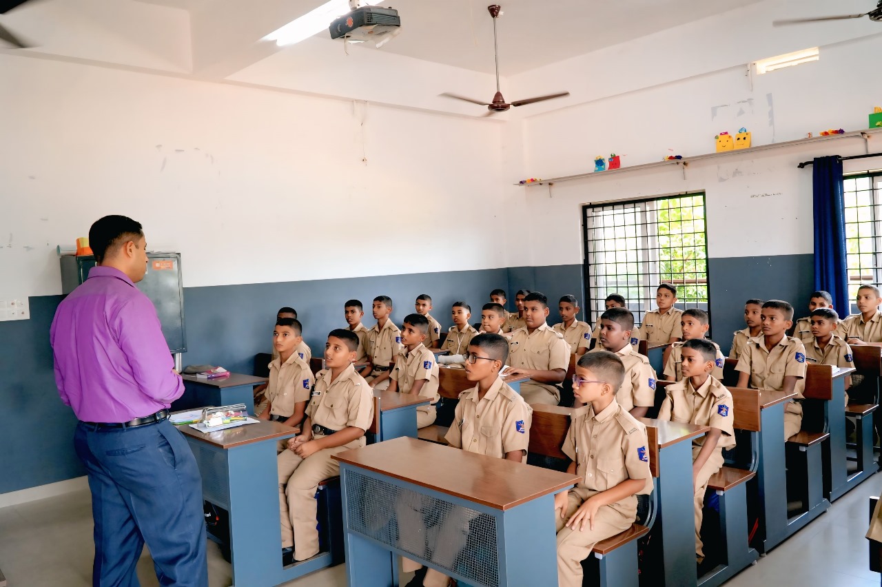 Sarin Sir campus visit — file sarin-visit-10.jpg