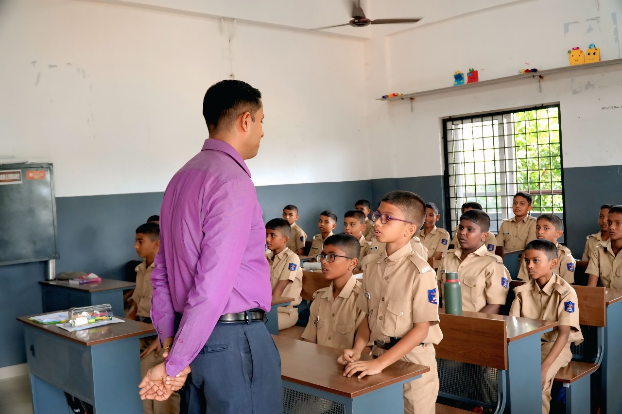 Sarin Sir campus visit — file sarin-visit-11.jpg