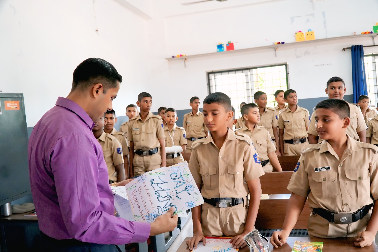 Sarin Sir campus visit — file sarin-visit-13.jpg