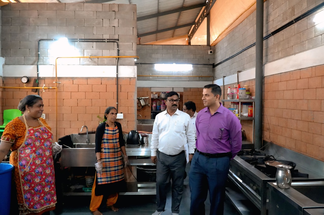 Sarin Sir campus visit — file sarin-visit-17.jpg