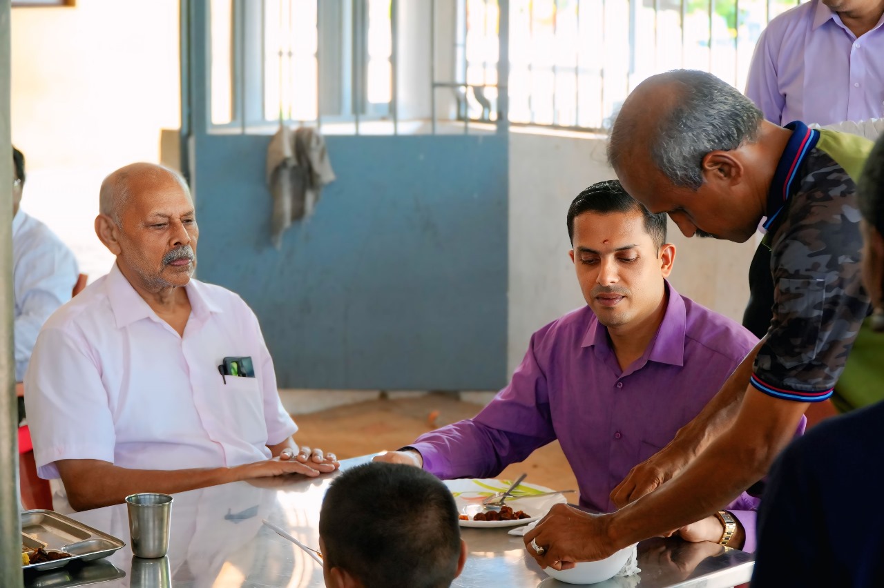 Sarin Sir campus visit — file sarin-visit-21.jpg